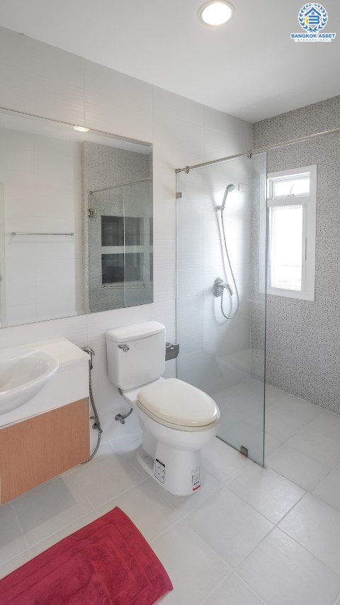 บ้านเดี่ยวมือสองย่านนนทบุรี ม.บางกอก บูเลอวาร์ด ราชพฤกษ์-พระราม5 หลังมุม! เนื้อที่ 56 ตร.ว. ตกแต่ง Built-in ฟังก์ชัน 3 ห้องนอน 4 ห้องน้ำ 2 ที่จอกรถ พร้อมอยู่ บนทำเลเดินทางสะดวก ติดถนนราชพฤกษ์ ใกล้วงเวียนพระราม 5 , The Walk ราชพฤกษ์...